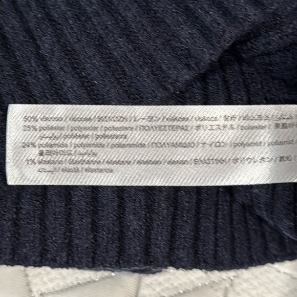 Zara Distressed Cropped Sweater - Picture 9 of 9